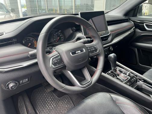 Black Clearcoat 2024 Jeep Compass Trailhawk