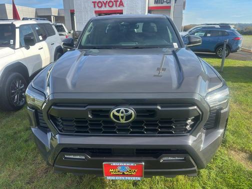 2025 Toyota Tacoma TRD Off-Road