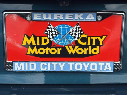 Ocean Gem/Midnight Black Metallic 2026 Toyota Camry XSE
