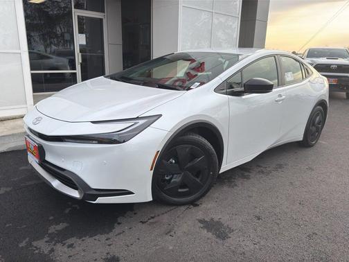 2026 Toyota Prius Plug-In Hybrid SE