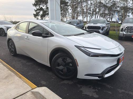 2026 Toyota Prius Plug-In Hybrid SE