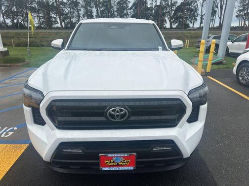 2025 Toyota Tacoma SR5