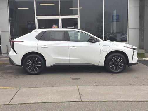2026 Toyota bZ XLE Plus