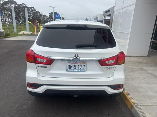 Pearl White 2019 Mitsubishi Outlander Sport 2.0 ES