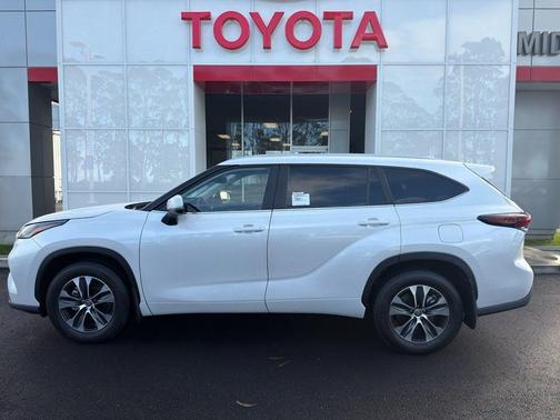 2026 Toyota Highlander XLE