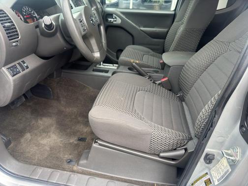 Brilliant Silver 2017 Nissan Frontier SV-I4