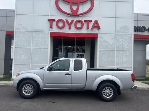 Brilliant Silver 2017 Nissan Frontier SV-I4
