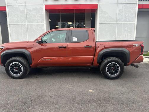 2025 Toyota Tacoma TRD Off-Road