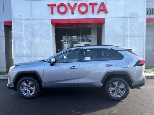 2025 Toyota RAV4 Hybrid LE
