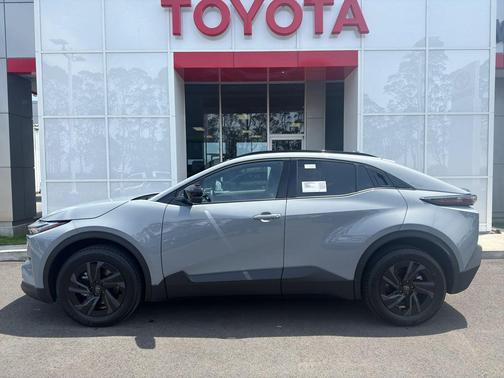 Cement 2026 Toyota C-HR SE