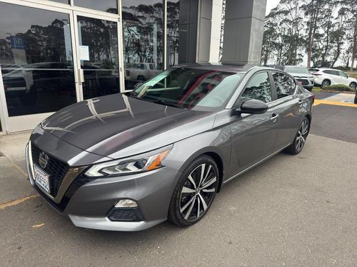 2022 Nissan Altima SR VC-Turbo FWD