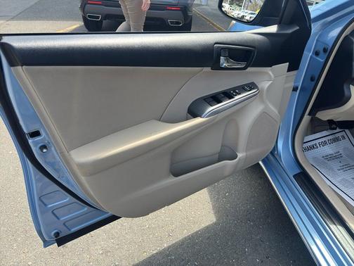 2012 Toyota Camry Hybrid XLE