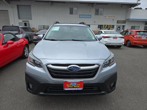 Ice Silver Metallic 2022 Subaru Outback Premium