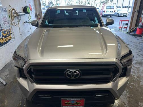 2025 Toyota Tacoma SR5