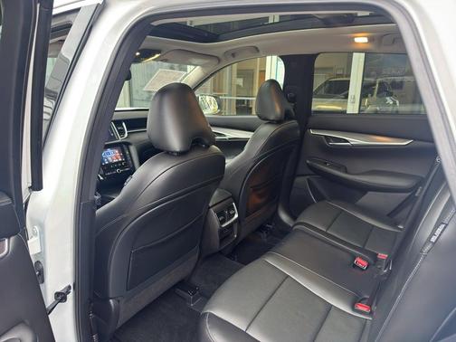 2022 INFINITI QX50 LUXE AWD