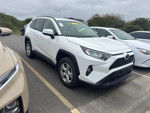 Super White 2020 Toyota RAV4 XLE