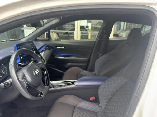 2020 Toyota C-HR XLE