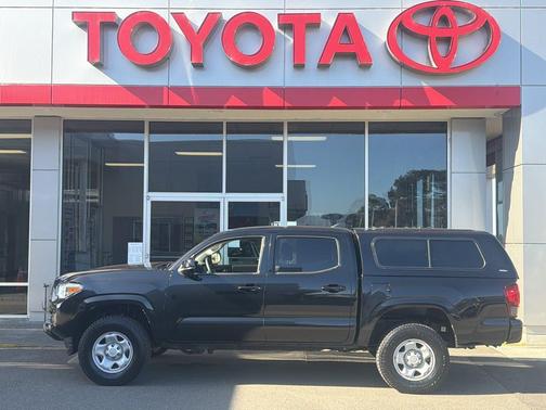 Midnight Black Metallic 2022 Toyota Tacoma SR
