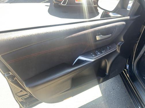 Midnight Black Metallic 2017 Toyota Camry XSE