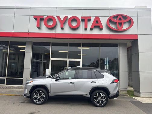 2025 Toyota RAV4 Hybrid SE