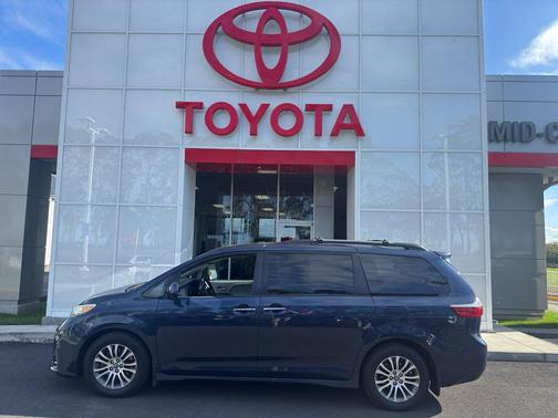 2018 Toyota Sienna XLE Premium
