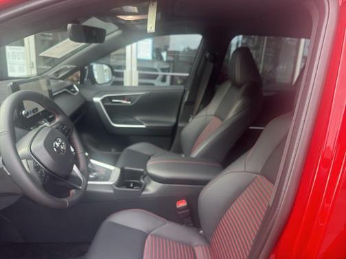 2025 Toyota RAV4 Hybrid SE