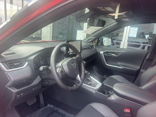 2025 Toyota RAV4 Hybrid SE