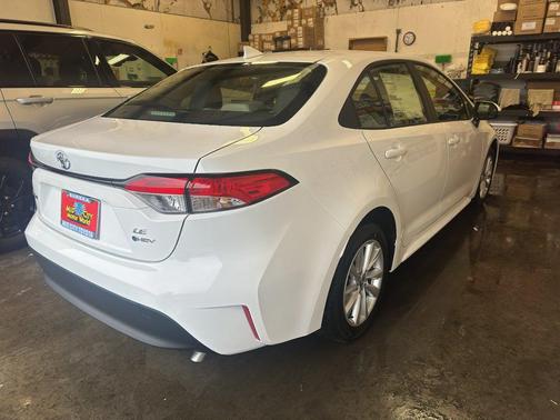 2026 Toyota Corolla Hybrid LE