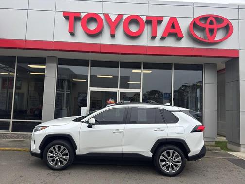 2023 Toyota RAV4 XLE Premium