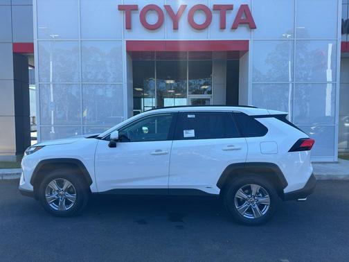 2025 Toyota RAV4 Hybrid XLE