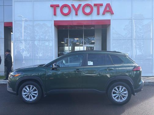 2026 Toyota Corolla Cross LE