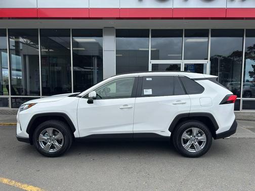 2025 Toyota RAV4 Hybrid XLE