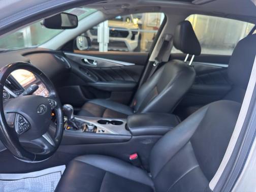 2015 INFINITI Q50 Premium