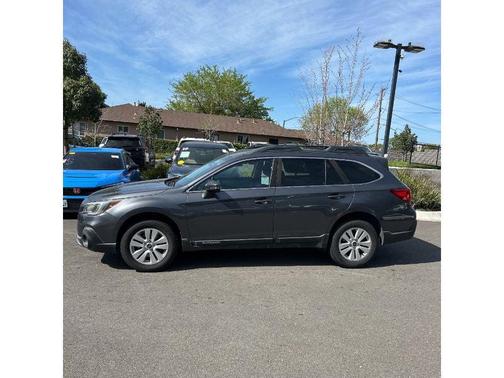 Magnetite Gray Metallic 2018 Subaru Outback 2.5i Premium