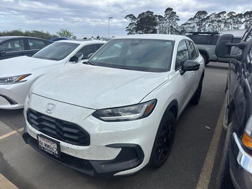 Platinum White Pearl 2024 Honda HR-V AWD Sport