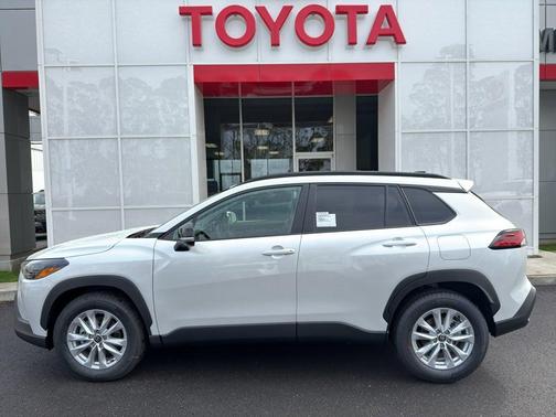 2026 Toyota Corolla Cross LE