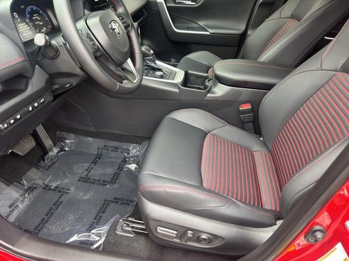 2025 Toyota RAV4 Hybrid SE