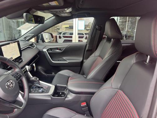 2025 Toyota RAV4 Hybrid SE