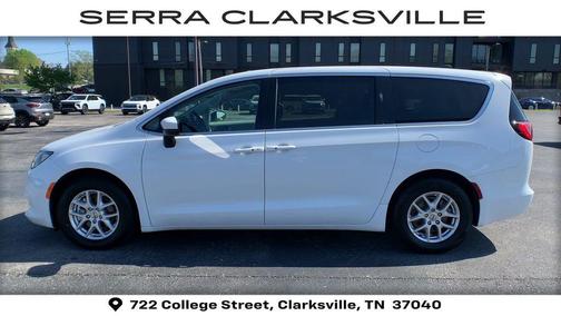 Bright White Clearcoat 2023 Chrysler Voyager LX
