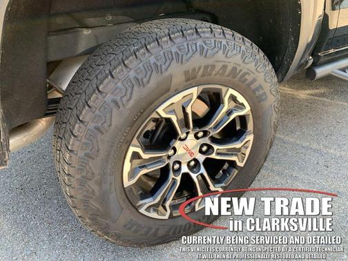 Onyx Black 2023 GMC Canyon AT4
