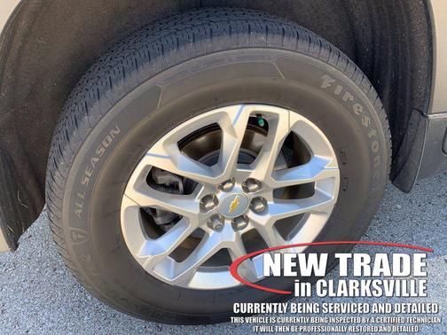Summit White 2021 Chevrolet Traverse LT Cloth