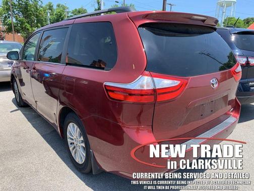 Salsa Red Pearl 2017 Toyota Sienna XLE