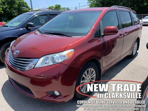 Salsa Red Pearl 2017 Toyota Sienna XLE