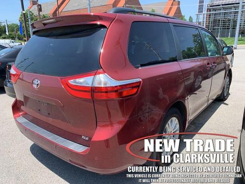 Salsa Red Pearl 2017 Toyota Sienna XLE