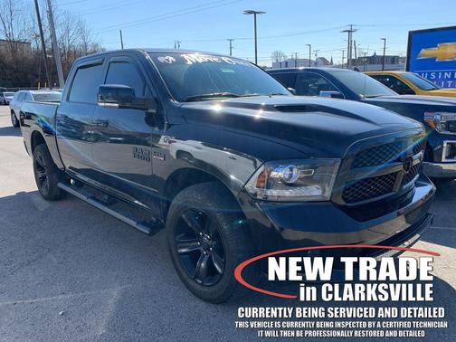 2017 RAM 1500 Night Crew Cab 4x4 5'7' Box