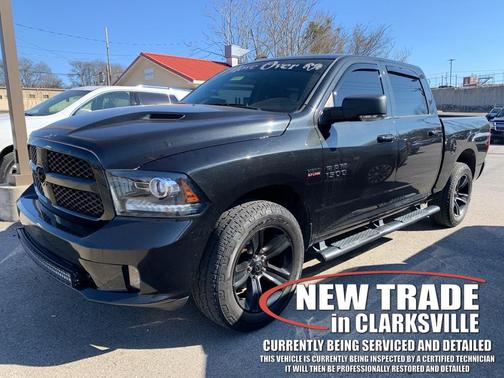 2017 RAM 1500 Night Crew Cab 4x4 5'7' Box