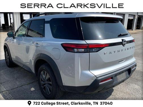 Brilliant Silver Metallic 2024 Nissan Pathfinder SV FWD