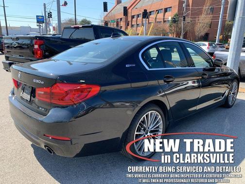 Black Sapphire Metallic 2019 BMW 530e iPerformance