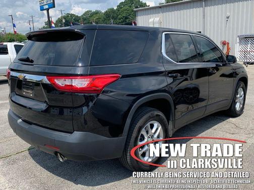 Mosaic Black Metallic 2021 Chevrolet Traverse LS