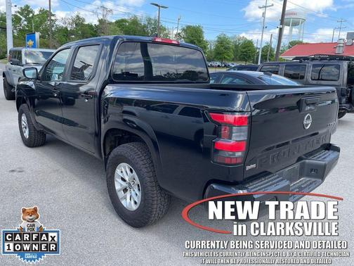 Super Black 2024 Nissan Frontier SV